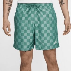 Nike Club Flow Above Knee Shorts Mens Size XXL. NWT Green